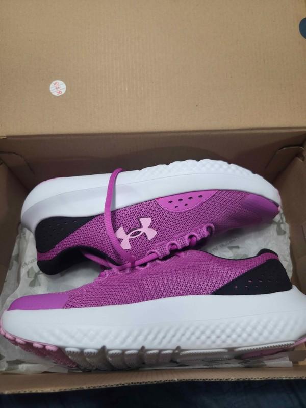 NEW (w/box) Pair Of Size 7Y Under Armour GGS Surge 4's For Grade School Girl's