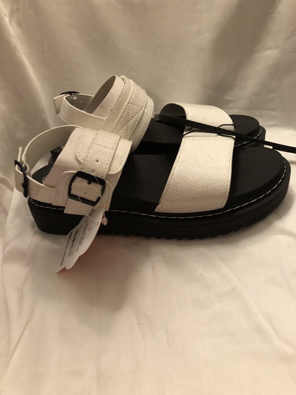 New With Tags Girls Size 3 Wonder Nation White Glitter Flatform SKU SH2