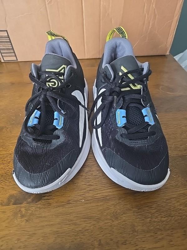 Nike 3.5 Youth Giannis Immortality 2 Black White Greek Freak DM0825-001