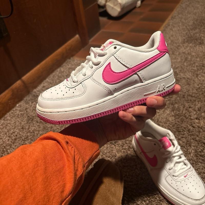 Nike Air Force 1 trainers in white and pink kids girl size 2y