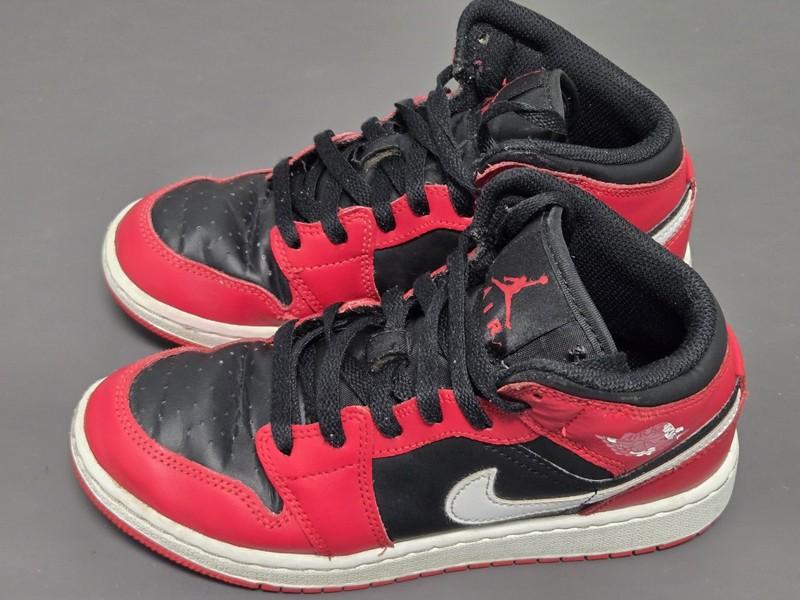 Nike Air Jordan 1 Mid Black Red White GS Youth 4Y Basketball Shoes FQ8423-061