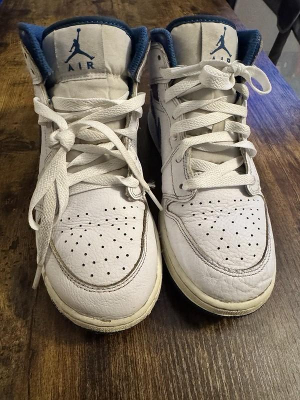 Nike Air Jordan 1 Mid SE Youth Size 5.5 White/Industrial Blue FN7432 141