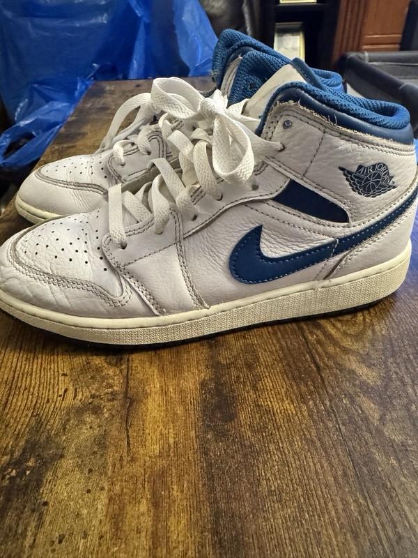 Nike Air Jordan 1 Mid SE Youth Size 5.5 White/Industrial Blue FN7432 141