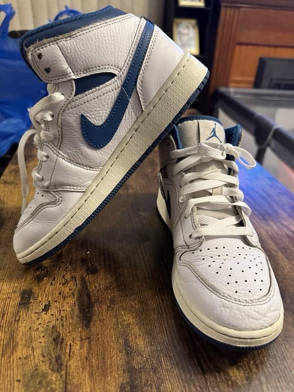 Nike Air Jordan 1 Mid SE Youth Size 5.5 White/Industrial Blue FN7432 141