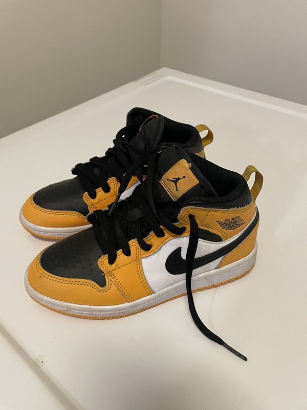 Nike Air Jordan 1 Mid Taxi Black-White Size 1 Y Excellent Used