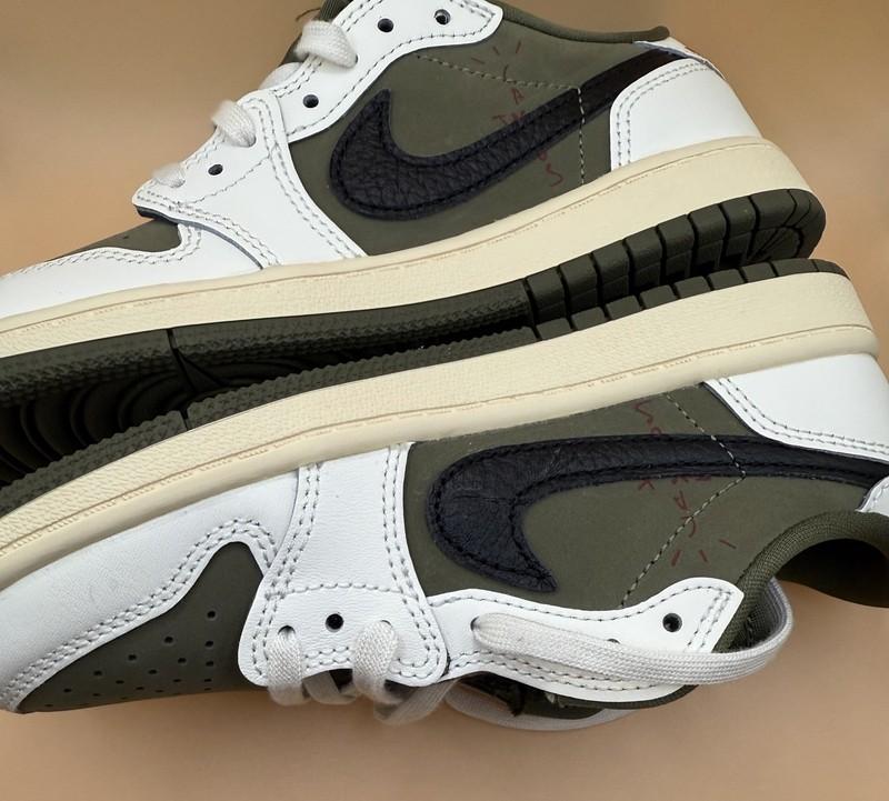 Nike Air Jordan 1 Retro Low OG SP (PS) Travis Scott DO5442-200 Size 1.5Y