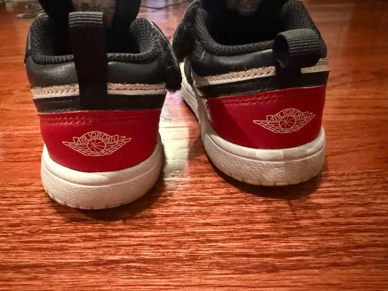 Nike Air Jordan 1 Retro Low Tops (PS) Size 10c Kids Good Condition