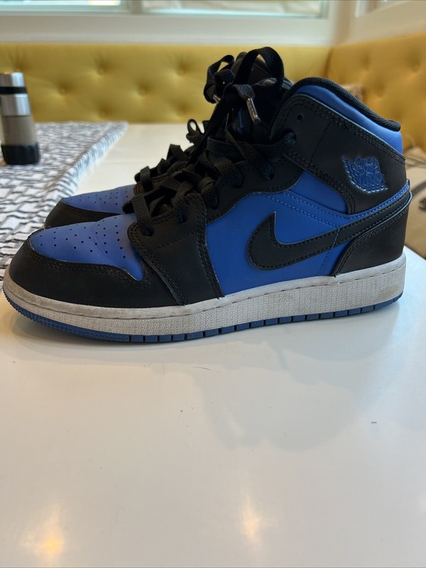 Nike Air Jordan Boys 5.5 Mid Top Blue & Black-excellent used condition