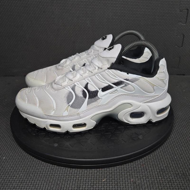 Nike Air Max Plus Shoes Boys Sz 5.5 White Black Athletic Trainers Sneakers