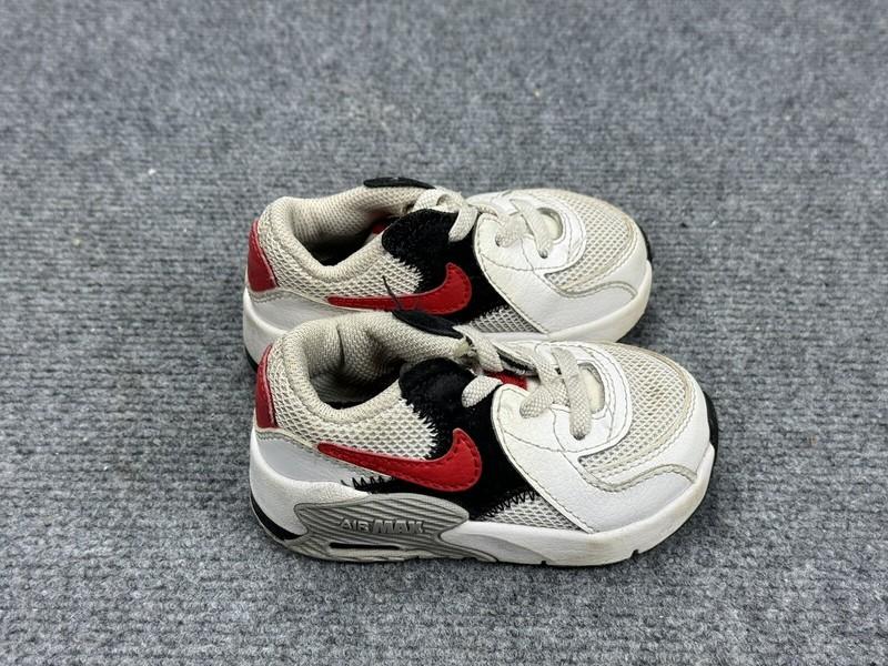 Nike Air Max Shoe Childrens Size 5C CD6893-105