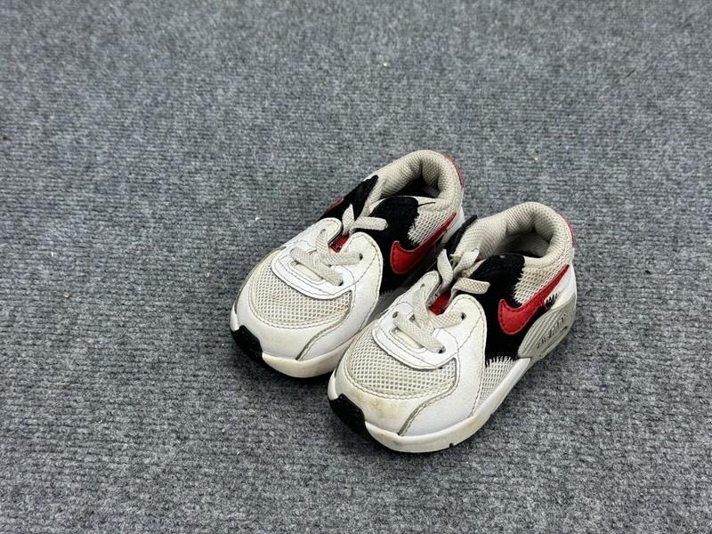 Nike Air Max Shoe Childrens Size 5C CD6893-105