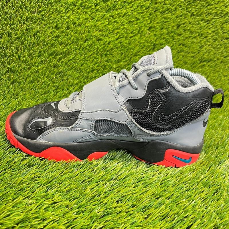 Nike Air Max Speed Turf GS Boys Size 6.5Y Black Gray Red Athletic Shoes Sneakers