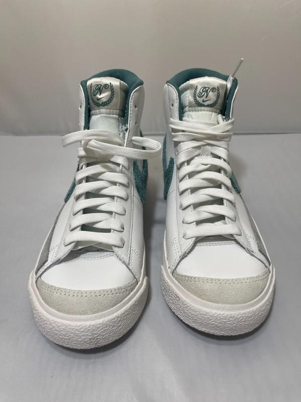 Nike Blazer Mid 77 GS Athletic Sneaker Boys 5.5Y White Leather FZ1158-100 S471