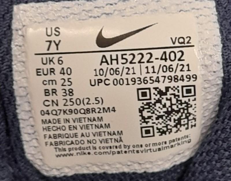 Nike Boy's Air Max Axis Blue Size 7 Sneakers
