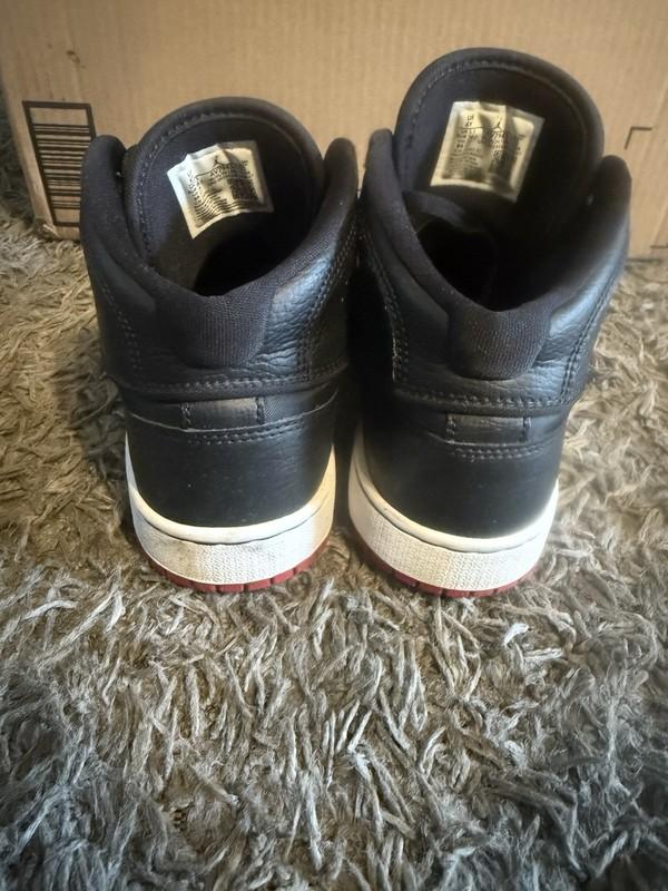 Nike Boys Air Jordan 1 705300-021 Black Basketball Shoes Sneakers Size 7Y