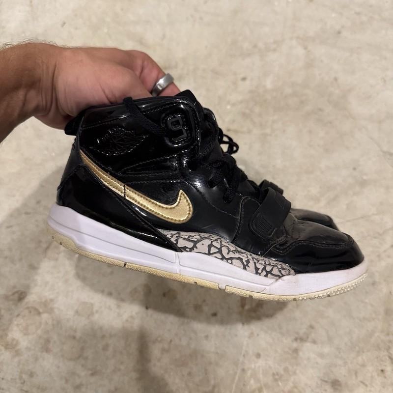 Nike Boys Air Jordan Legacy 312 AT4047-007 Black Basketball Shoes Sneakers 2.5Y