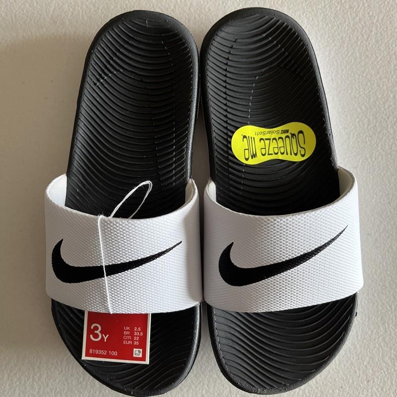 Nike Boys Kawa Slide (GS/PS) Sandal White/Black Boy's Size 3Y