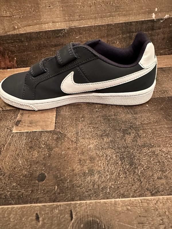 Nike Court Royale Athletic Sneaker Shoes Youth Size 2.5Y Navy Blue