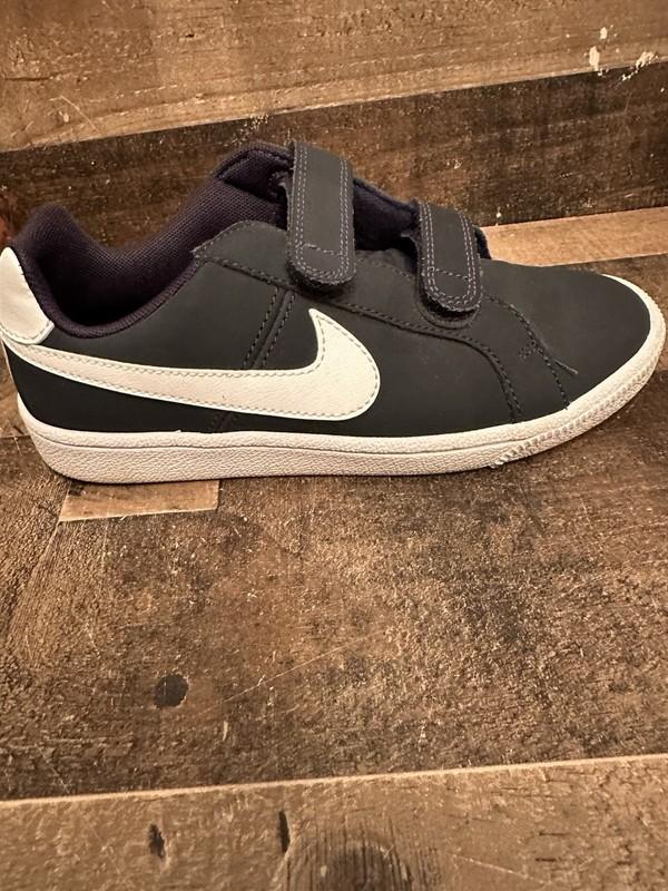 Nike Court Royale Athletic Sneaker Shoes Youth Size 2.5Y Navy Blue