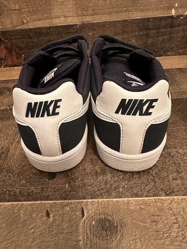 Nike Court Royale Athletic Sneaker Shoes Youth Size 2.5Y Navy Blue