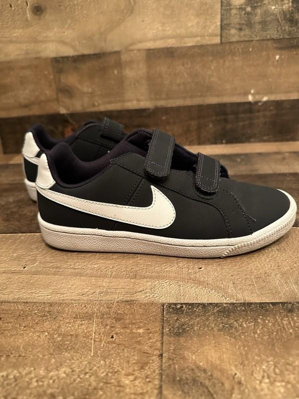 Nike Court Royale Athletic Sneaker Shoes Youth Size 2.5Y Navy Blue