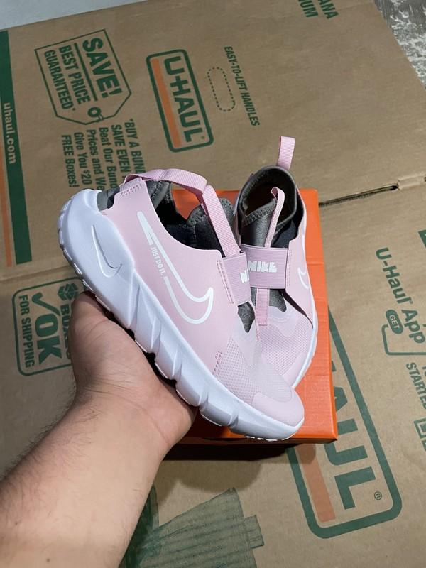 Nike Flex Runner GS Gym Shoe Pink/Metallic Silver Size 2Y Girls NEW