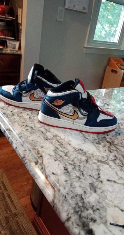 Nike Jordan Boys Shoes Size 5Y