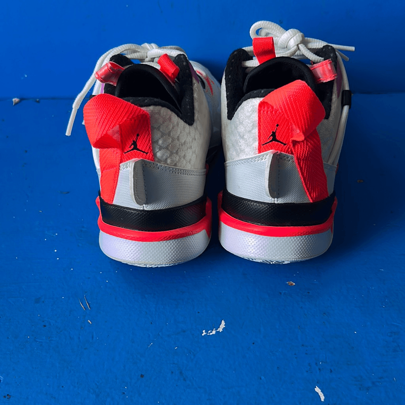 NIKE JORDAN WHY NOT ZERO.3 SE (GS) SAIL/BLCK-SPRUCE AURA [CN8107 101] US SZ 5Y