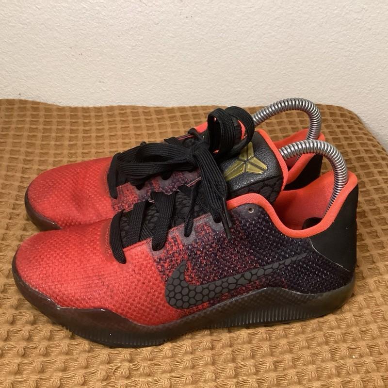 Nike Kobe XI Achilles Heel Youth 4.5Y Basketball Shoe Low 822945-670 Black Red