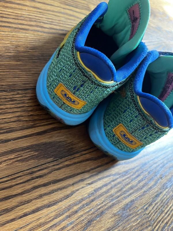 Nike LeBron 20 SE GS 'Kaleidoscope' Basketball Shoes Size 3US