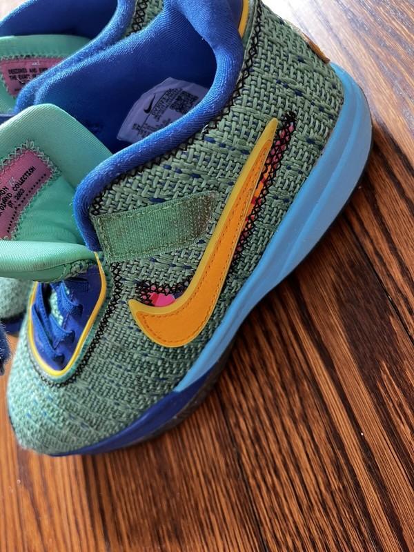 Nike LeBron 20 SE GS 'Kaleidoscope' Basketball Shoes Size 3US