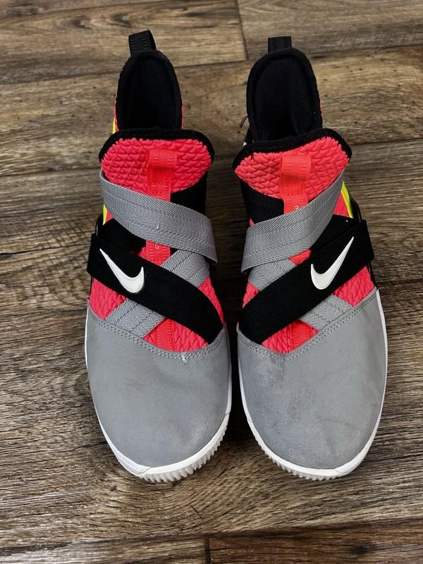 Nike LeBron Soldier 12 Shoes Youth Size 7Y Basketball AO4054-800 Sneakers
