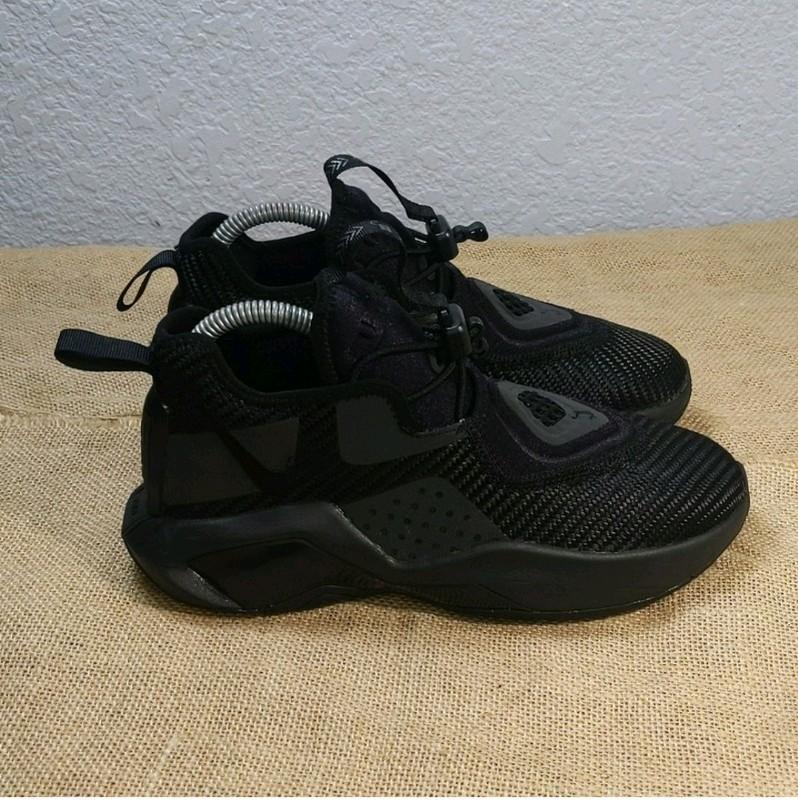 Nike LeBron Soldier 14 Kid's Basketball Shoes Sz 4.5Y Triple Black