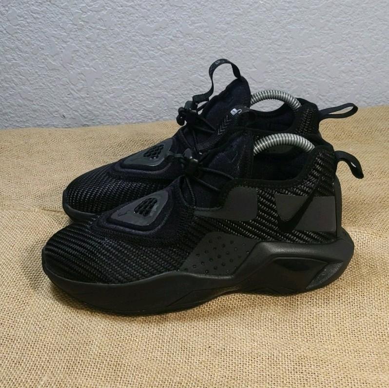 Nike LeBron Soldier 14 Kid's Basketball Shoes Sz 4.5Y Triple Black