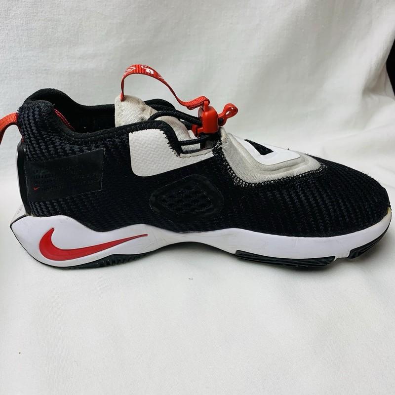 Nike LeBron Soldier XIV Basketball Shoes Size 5.5 Athletic Sportswear