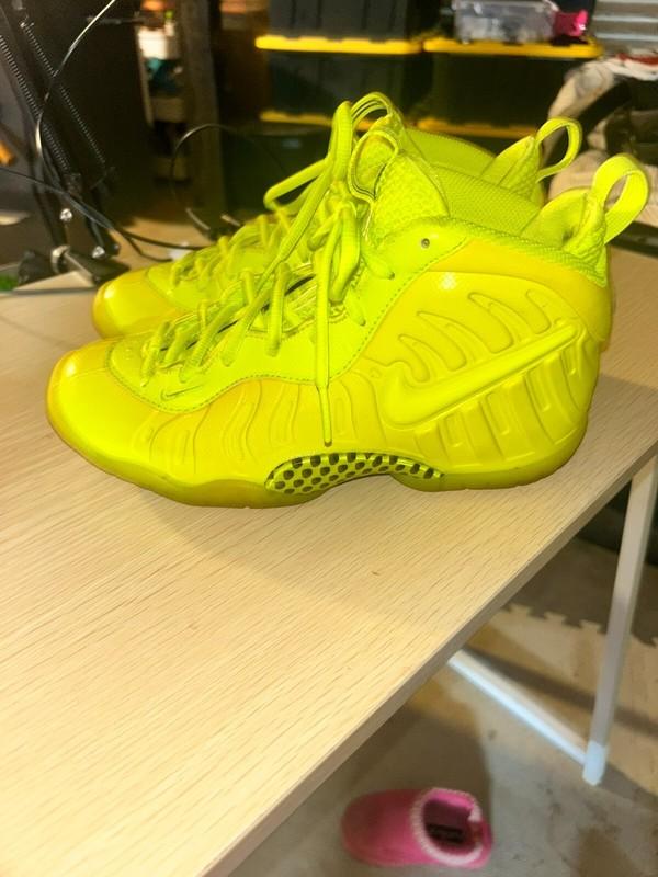 Nike Little Posite Pro Volt Shoes in Yellow Size 4.5Y