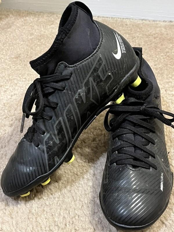 Nike Mercurial Superfly 9 Club FG Soccer Youth Size 1Y DJ5959-001