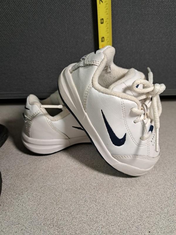 Nike Play Size 5c White Leather Sneakers Gently Used #2675L230