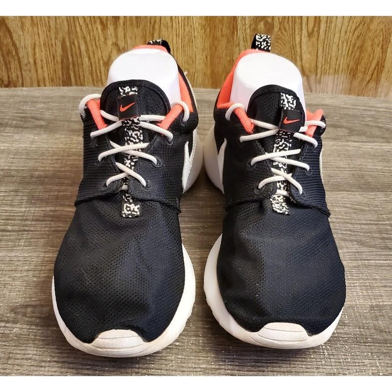 Nike Roshe Run Sneakers Youth Size 6 Black
