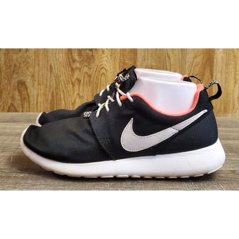 Nike Roshe Run Sneakers Youth Size 6 Black
