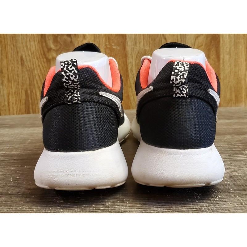 Nike Roshe Run Sneakers Youth Size 6 Black