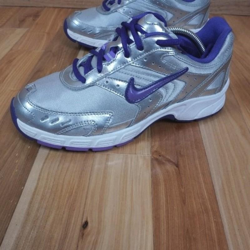 Nike Run II Purple And Silver Sneakers Youth Size 5