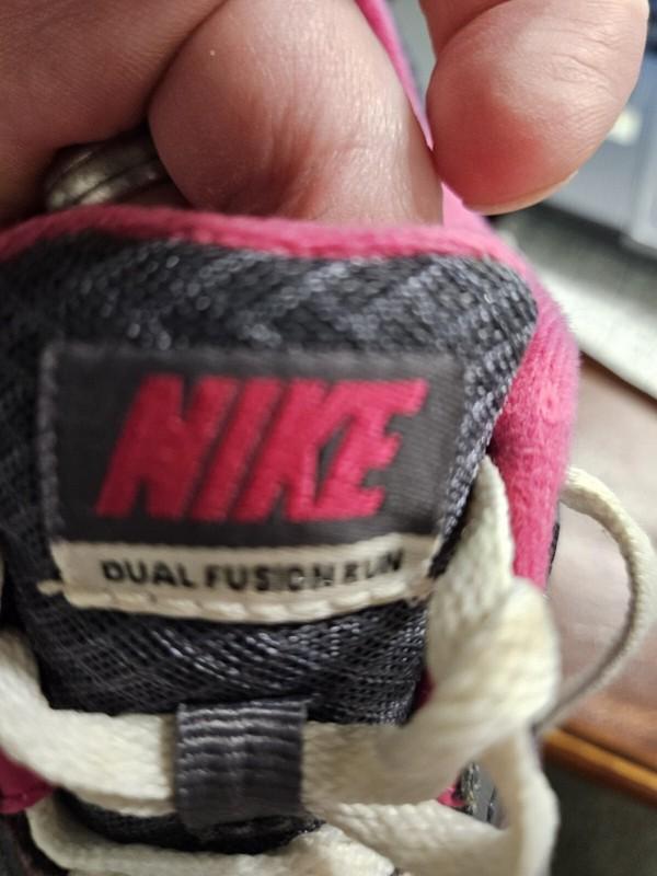 NIKE Running Sneakers Youth 6.5Y Athletic Gray White Pink 525593-002