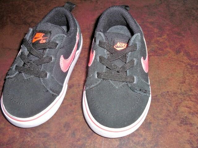 NIKE SATIRE II TD SKATE SHOE BLACK/HOT LAVA/WHITE TODDLER 5C