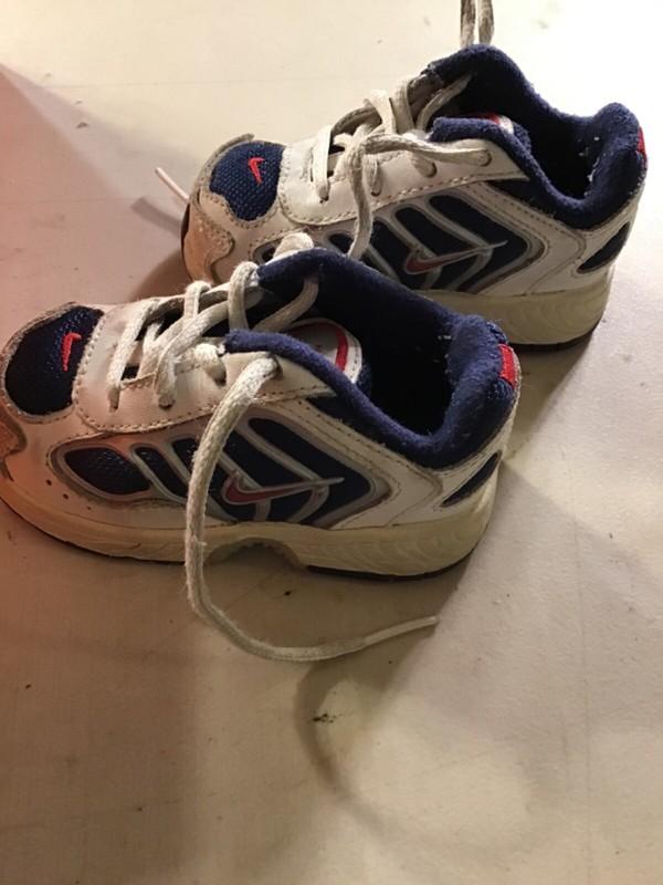 Nike Size 4C Baby Sporty Athletic Sneakers In Very Good Pre Owned Condition