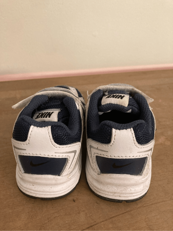 Nike Size 5 Baby Toddler Downshifted Blue White Sneakers Shoes
