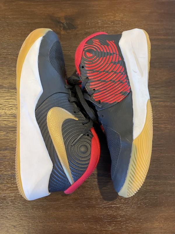 Nike Team Hustle Boys Sneakers Size 4.5