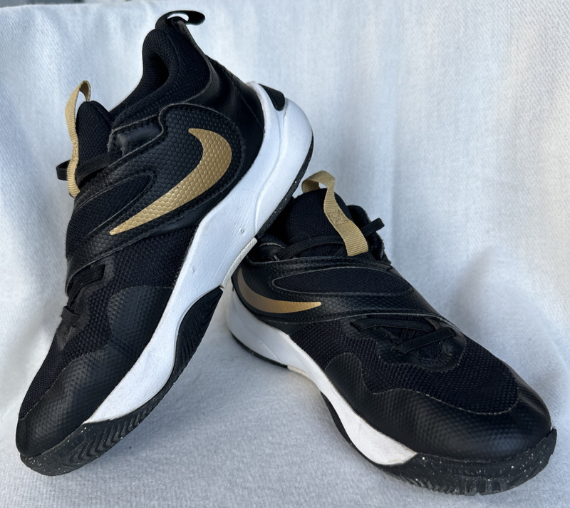 Nike Team Hustle D 11 (GS) Black/Gold/White Youth Sneakers Size 1.5Y DV8994