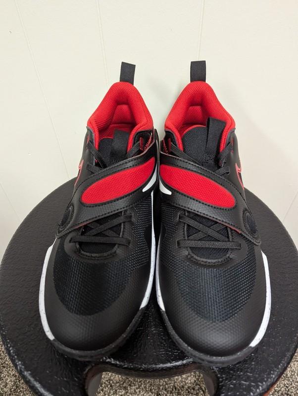 Nike Team Hustle D 11 Youth Size 7Y Black Red Basketball Shoes DV8996 003 New