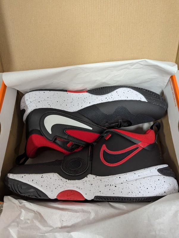 Nike Team Hustle D 11 Youth Size 7Y Black Red Basketball Shoes DV8996 003 New